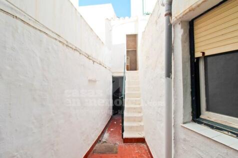 Entire house in Centro Mahon