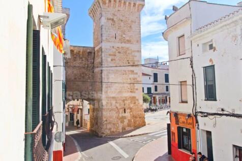 Entire house in Centro Mahon