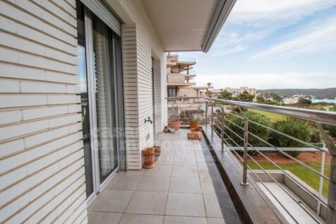 Terrace with views of the port of Mahón