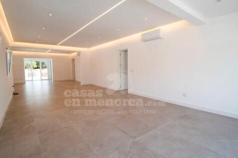 Villa with pool in Addaia