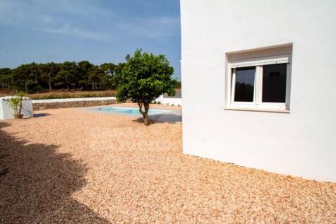Villa with pool in Addaia
