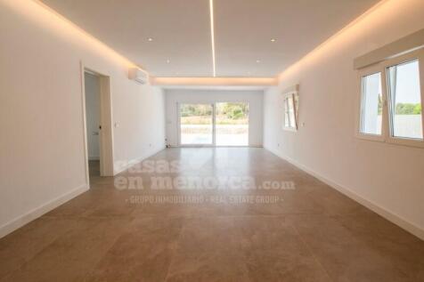 Villa with pool in Addaia