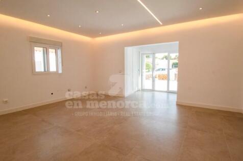 Villa with pool in Addaia