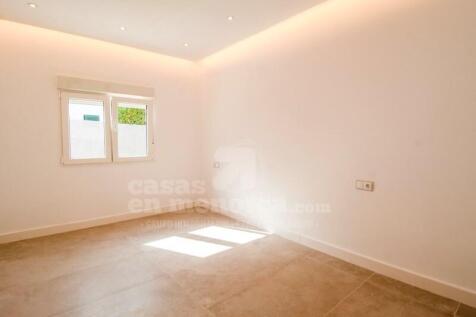 Villa with pool in Addaia