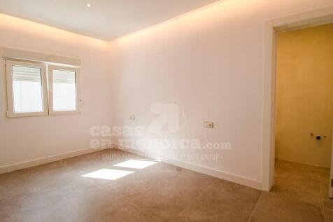 Villa with pool in Addaia