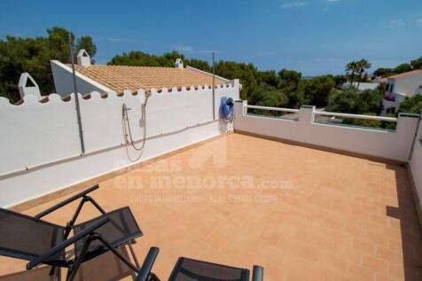 Apartment with pool in Addaia