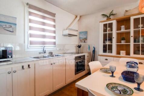Apartment with pool in Addaia