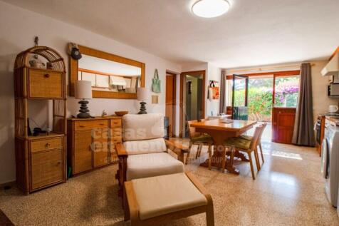 Villa with pool near the beach in Arenal den Castell