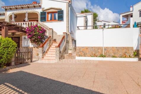 Villa with pool near the beach in Arenal den Castell