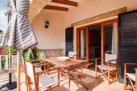 Villa with pool near the beach in Arenal den Castell