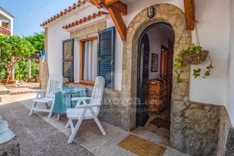 Villa with pool near the beach in Arenal den Castell