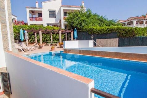 Villa with pool near the beach in Arenal den Castell