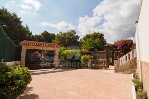 Villa with pool near the beach in Arenal den Castell