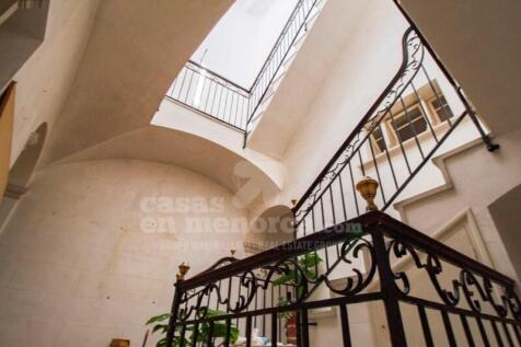 House in the centre of Mahon