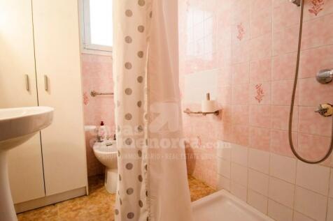 House with patio in Mahon