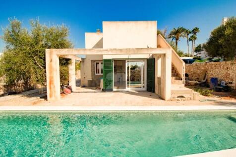Villa under construction in Son Bou