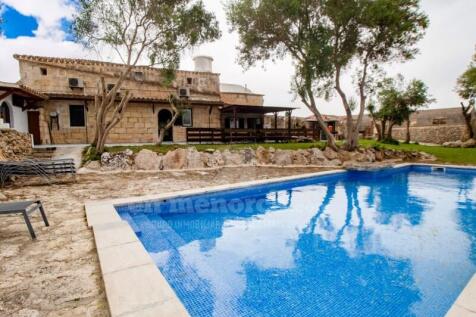Licensed finca in Menorca