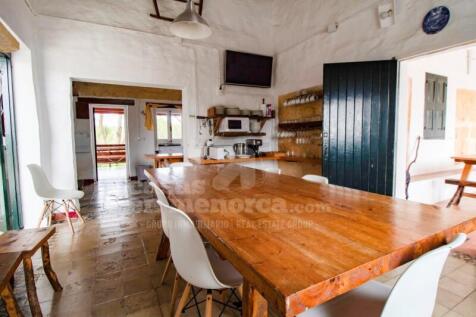 Licensed finca in Menorca