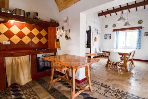 Licensed finca in Menorca