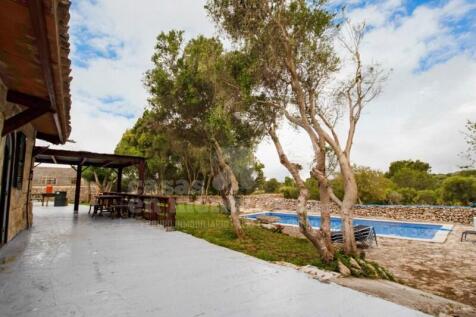 Licensed finca in Menorca
