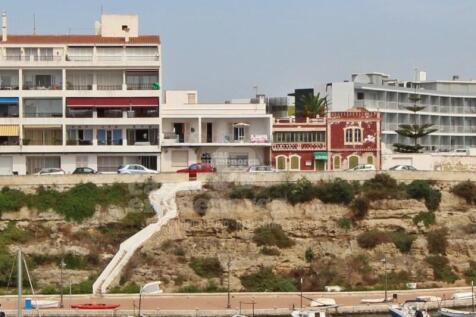 Villas on the first line of Es Castell