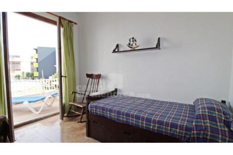 Villas on the first line of Es Castell