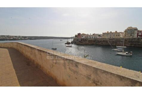 Villas on the first line of Es Castell