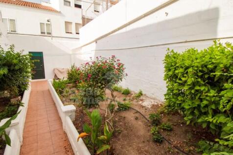 Ground floor house with garden