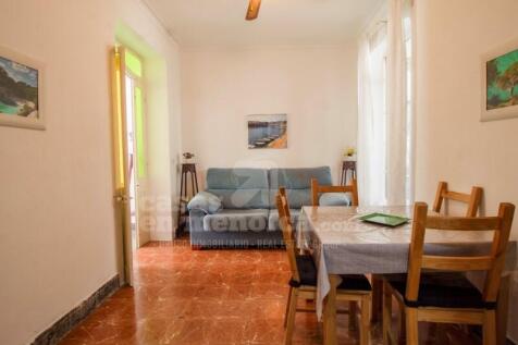 Ground floor house with garden