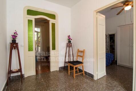 Ground floor house with garden