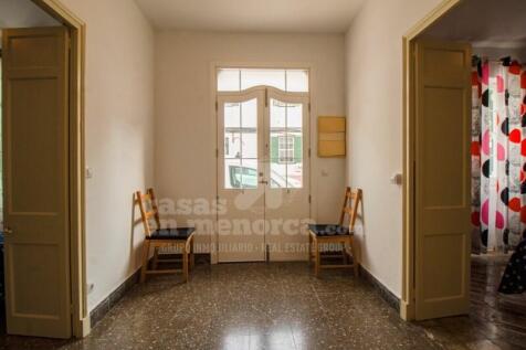 Ground floor house with garden