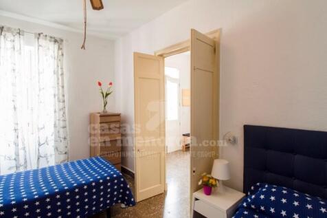 Ground floor house with garden