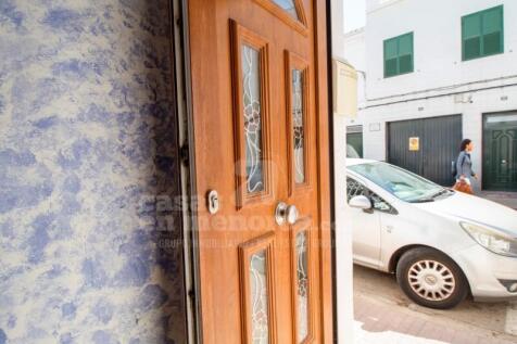 House with garage in Alaior