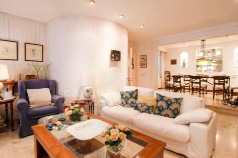 House with garden in Es Castell