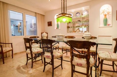 House with garden in Es Castell