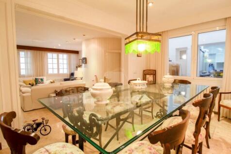 House with garden in Es Castell