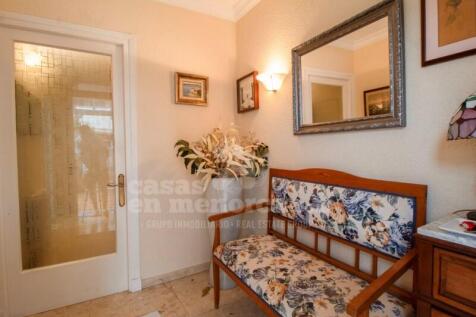 House with garden in Es Castell