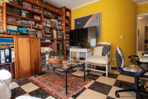 House with garden in Es Castell