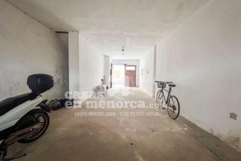 House with garage in Ciutadella