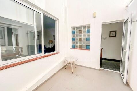 House with garage in Ciutadella