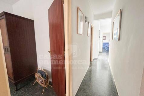 House with garage in Ciutadella