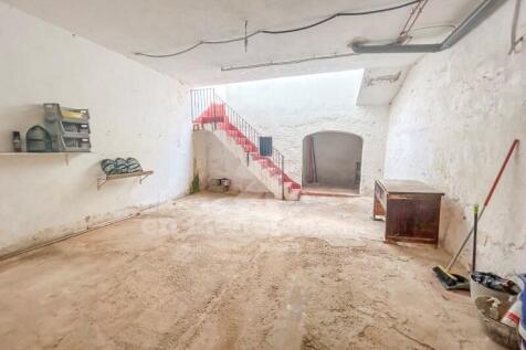 House with garage in Ciutadella