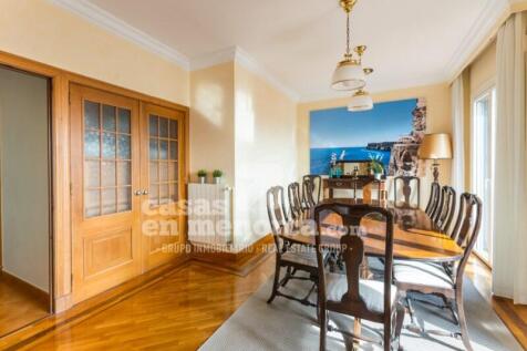 Stately penthouse in Centro Mahon