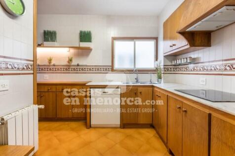 Stately penthouse in Centro Mahon