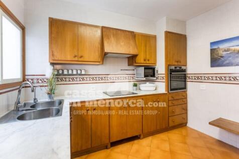 Stately penthouse in Centro Mahon