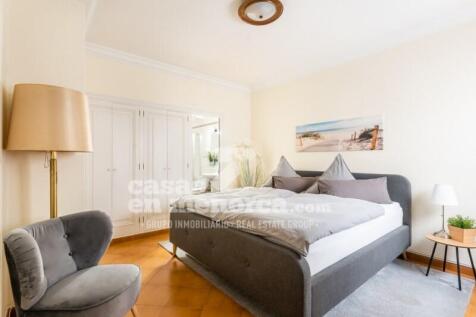 Stately penthouse in Centro Mahon