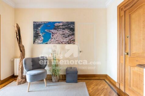 Stately penthouse in Centro Mahon