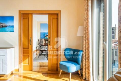 Stately penthouse in Centro Mahon