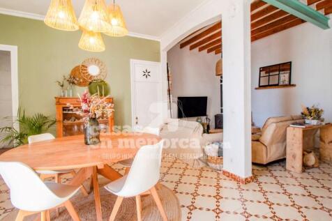 House with garden in Mahon - Living room