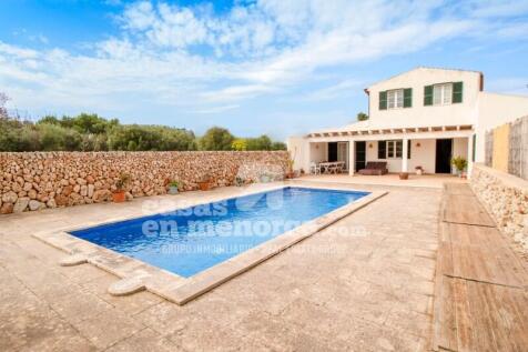 Country house with pool in Llucmasanes